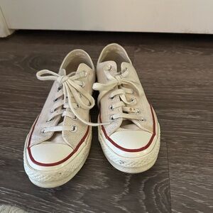 Converse Chuck 70 Low Top sneakers in the Parchment colorway